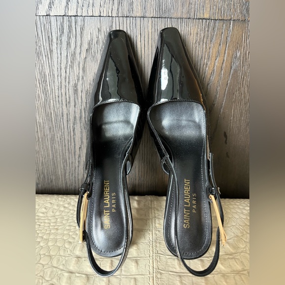 Brand inspired Black Leather Sandals with Gold Detail. Not Designer. Size 40 - Picture 2 of 10